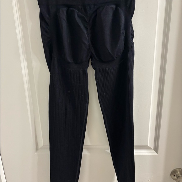 Bo + Tee NWT Black Seamless Ribbed Leggings - Picture 2 of 4